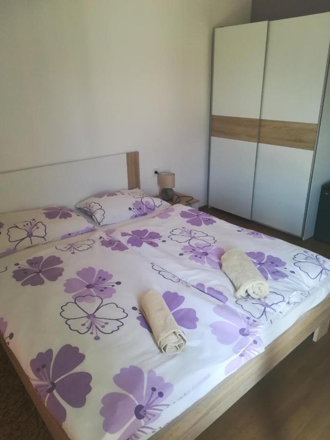 Apartments Ivanka Стон Екстер'єр фото